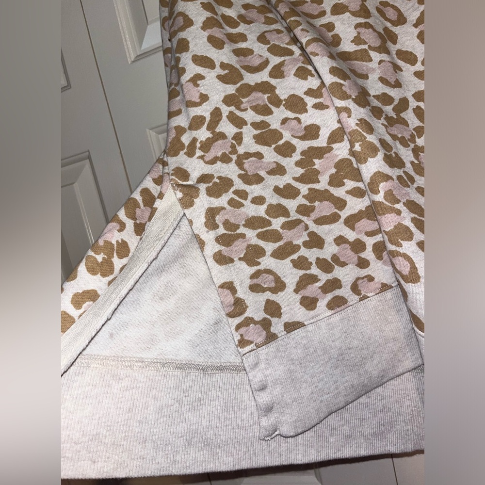 Aerie Women's Aerie Split Hem Leopard Print Crewneck Sweatshirt - Picture 4 of 5
